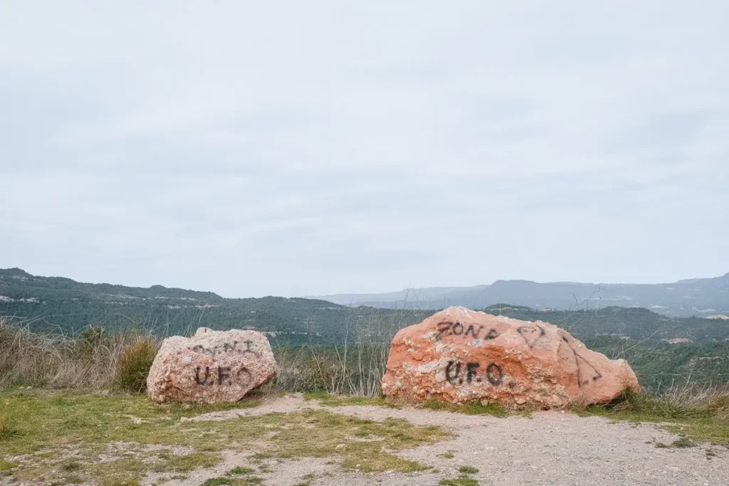 La Explanada de OVNIS de Montserrat sdf